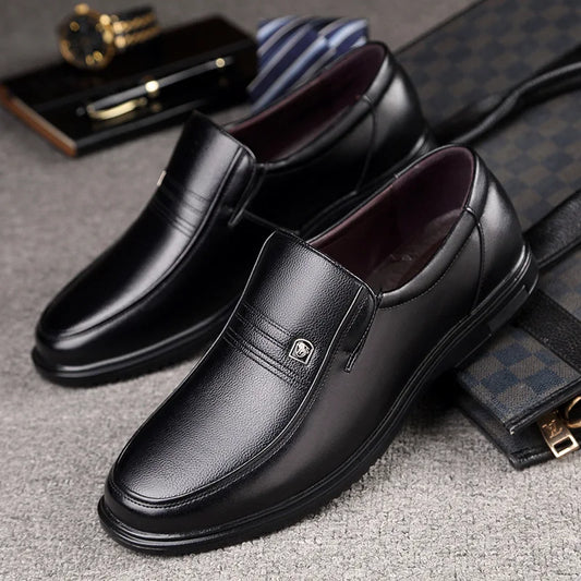 2026 New Genuine Leather Shoes Men Loafers Business Casual Shoes Classic Soft Leather Hombre Breathable Flat Shoes