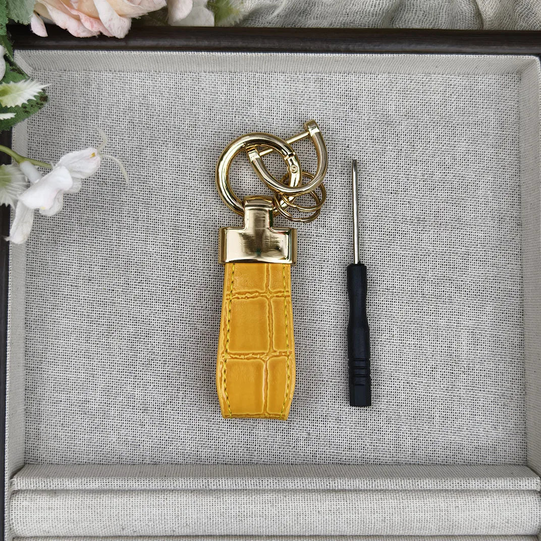 New Style Leather Car Keychain Motorcycle Holder Pendant Charm Keychain Accessories Gift for Gadget Jewelry