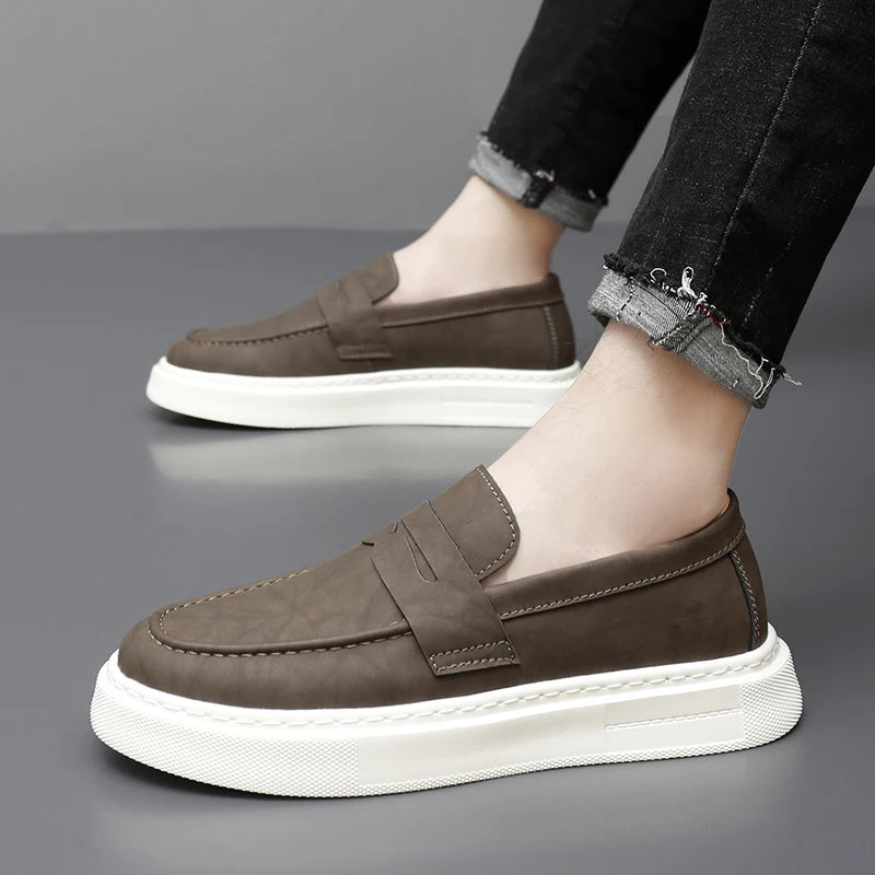 2026 Spring New Slip-on Loafers Leather Men's Casual Shoes Non-slip Wear-resistant Outdoor Board Shoes
