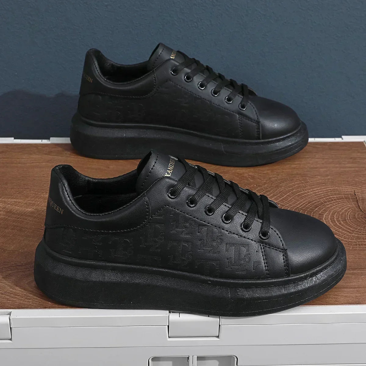Leather Casual Shoes Men 2025 New Lace-up Thick Sole Casual Sneakers Versatile Leather Muffin Shoes Elevated Male Board Footwear