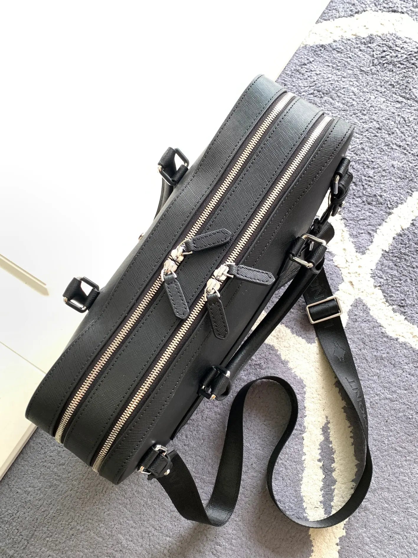 Bag  Premium Genuine Leather Briefcase for Men, New Fashion Business Casual Handbag & Laptop Bag