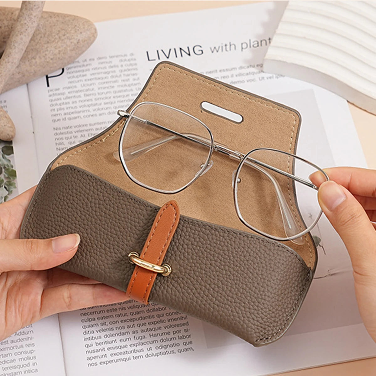 Leather Reading Glasses Bags Woman Men Portable Protective Travel Sunglasses Case Fashion Eyewear Protector Outdoor Storage